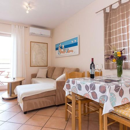 Apartments Marta Đảo Krk Ngoại thất bức ảnh