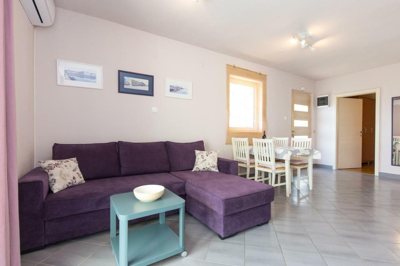 Apartments Marta Đảo Krk Ngoại thất bức ảnh
